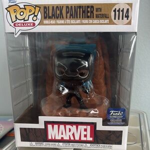 Funko Pop! Deluxe Black Panther with Waterfall